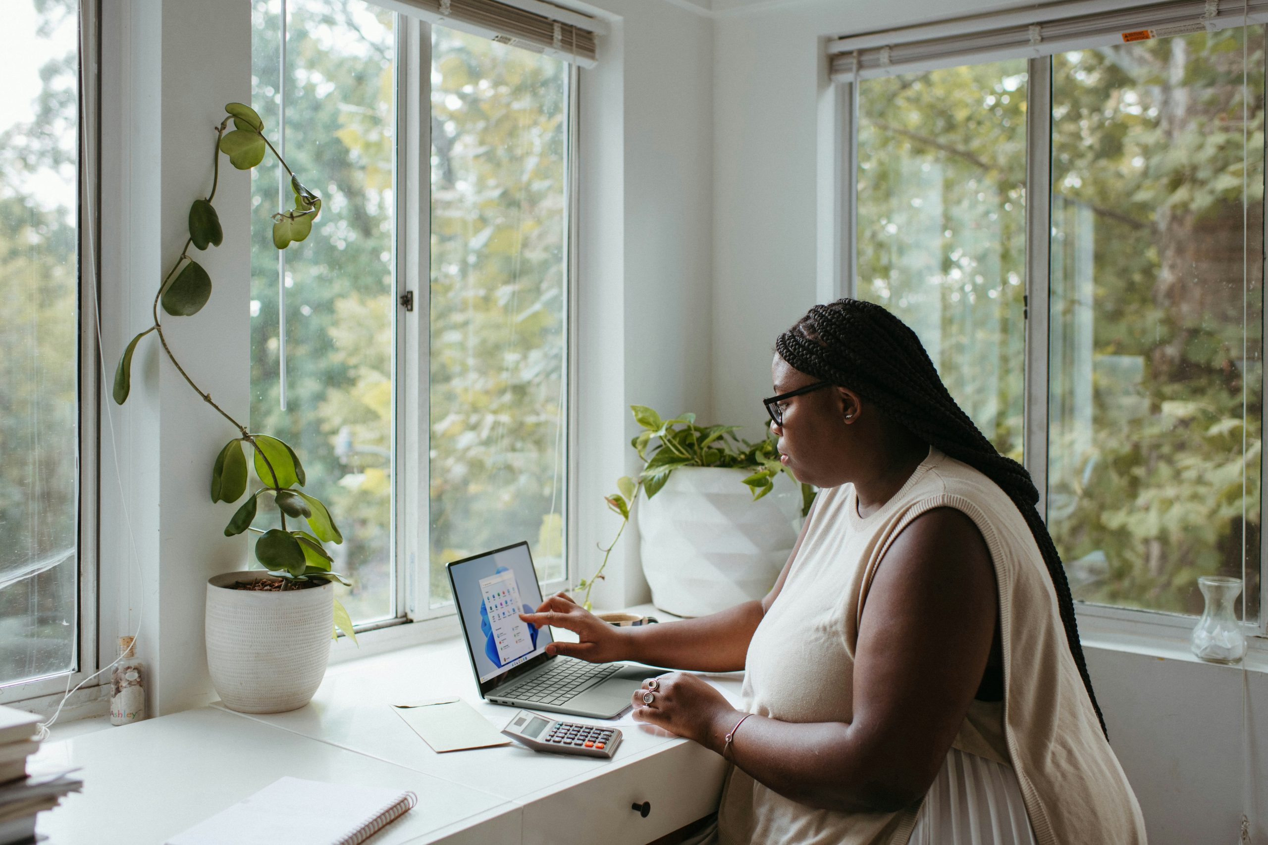 From Freelancer to Brand: How to Market Yourself as a Solopreneur